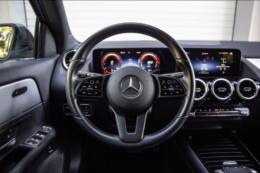 Mercedes-Benz GLA 250 e Business Solution Luxury Limited / SOH 93%