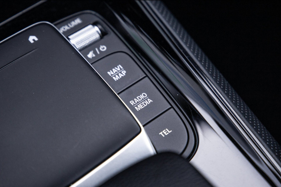 Mercedes-Benz GLA 250 e Business Solution Luxury Limited / SOH 93%
