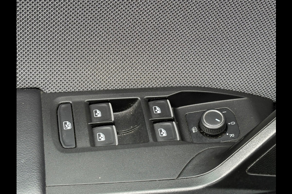 Seat Leon Sportstourer 1.5 TSI Style Launch Edition |TREKHAAK| ACC|CAMERA|