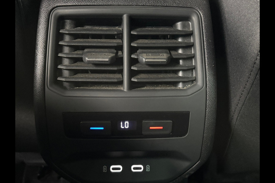 Seat Leon Sportstourer 1.5 TSI Style Launch Edition |TREKHAAK| ACC|CAMERA|