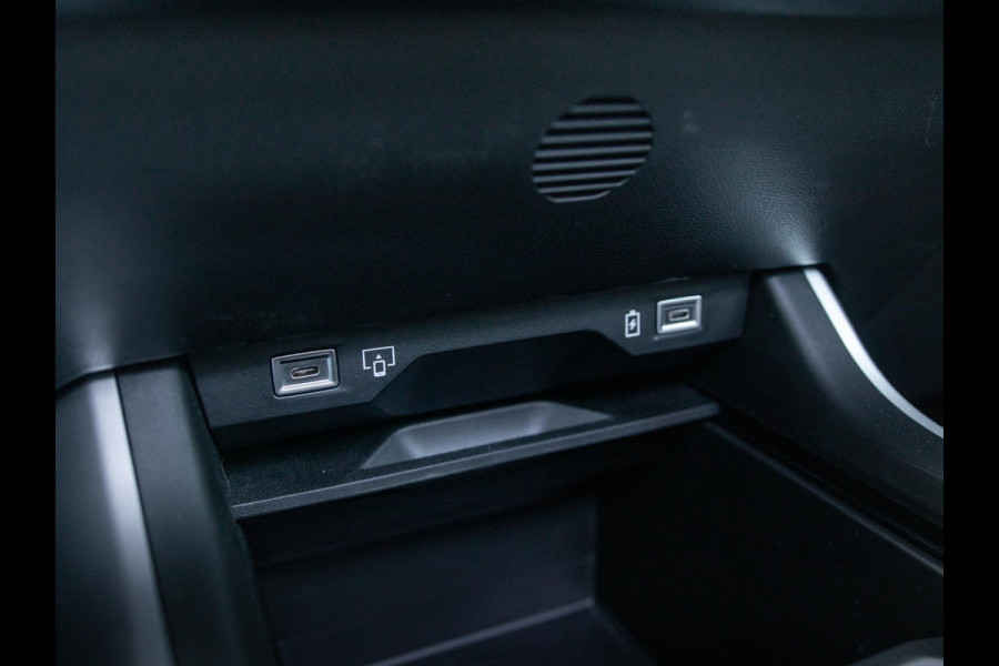 Jeep Compass First Edition 74 kWh | Direct leverbaar | Adapt. Cruise | Camera | Carplay | 20" | Elektr. A-Klep | Navi | Winter Pack | Schuif/Kanteldak | Premium Pack | Conv. Pack | Warmtepomp