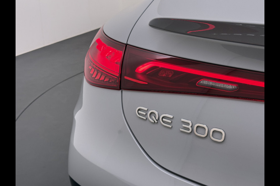 Mercedes-Benz EQE 300 AMG Line 90 kWh | Luchtvering Pano Memory Night