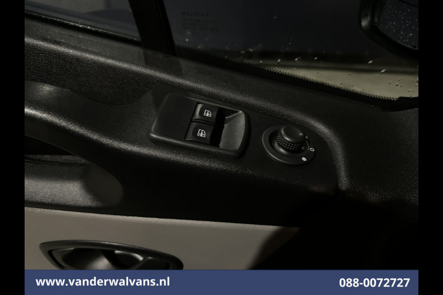 Renault Trafic 1.6 dCi 126pk L2H1 Euro6 Airco | Imperiaal | Navigatie | Camera | Trekhaak Cruisecontrol, Parkeersensoren, Bijrijdersbank