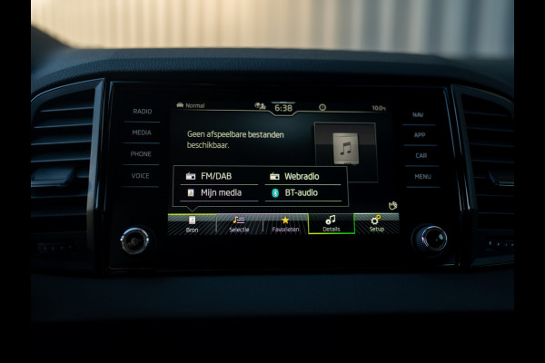Škoda Karoq 1.5 TSI ACT Sportline Business | Trekhaak wegkl. | Elk. A-klep | Camera | Prijs Rijklaar!!