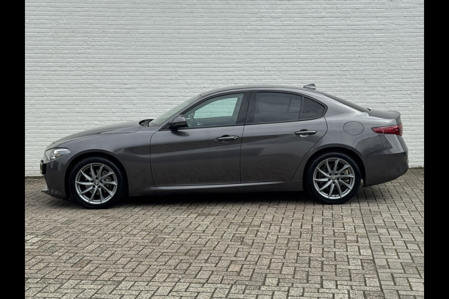 Alfa Romeo Giulia 2.0T Sprint Leder elektrisch+verwarmd Stuurverw Camera Carplay