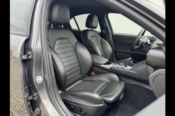 Alfa Romeo Giulia 2.0T Sprint Leder elektrisch+verwarmd Stuurverw Camera Carplay