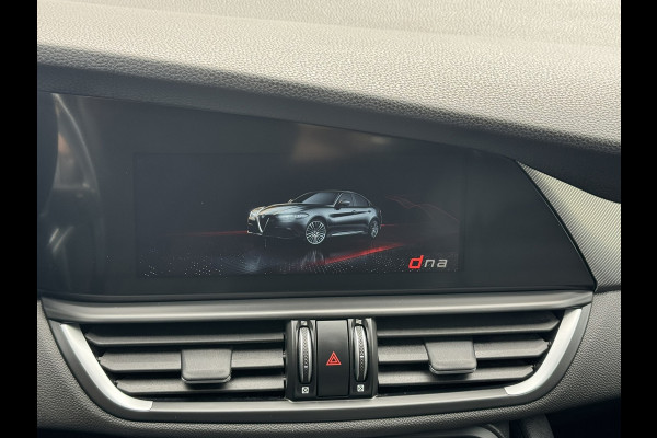 Alfa Romeo Giulia 2.0T Sprint Leder elektrisch+verwarmd Stuurverw Camera Carplay