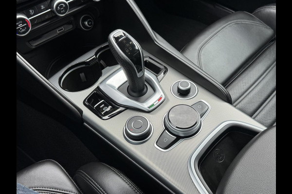 Alfa Romeo Giulia 2.0T Sprint Leder elektrisch+verwarmd Stuurverw Camera Carplay