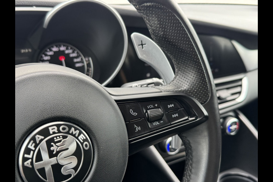 Alfa Romeo Giulia 2.0T Sprint Leder elektrisch+verwarmd Stuurverw Camera Carplay
