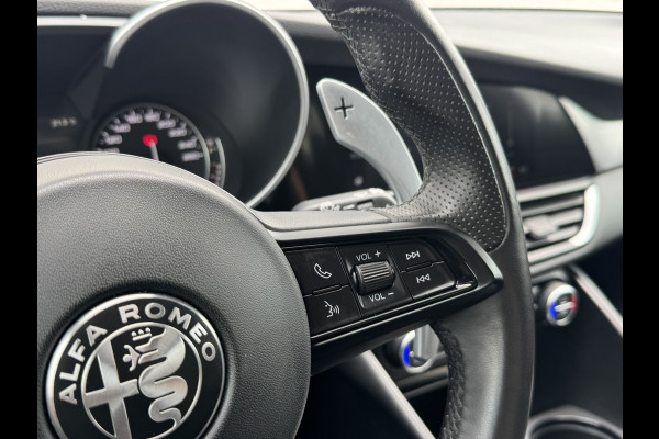 Alfa Romeo Giulia 2.0T Sprint Leder elektrisch+verwarmd Stuurverw Camera Carplay