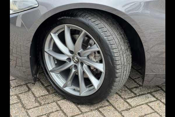 Alfa Romeo Giulia 2.0T Sprint Leder elektrisch+verwarmd Stuurverw Camera Carplay