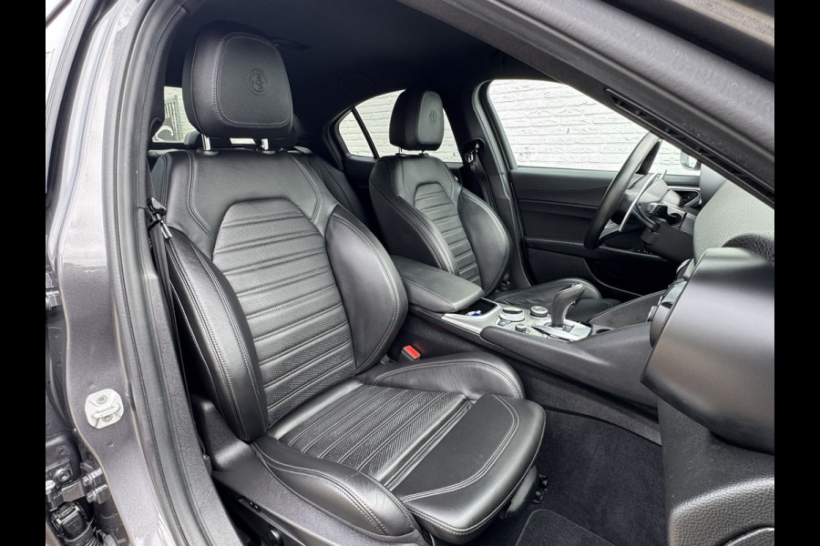 Alfa Romeo Giulia 2.0T Sprint Leder elektrisch+verwarmd Stuurverw Camera Carplay