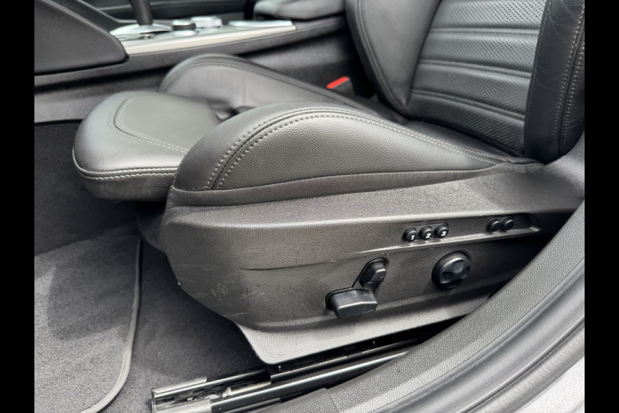 Alfa Romeo Giulia 2.0T Sprint Leder elektrisch+verwarmd Stuurverw Camera Carplay