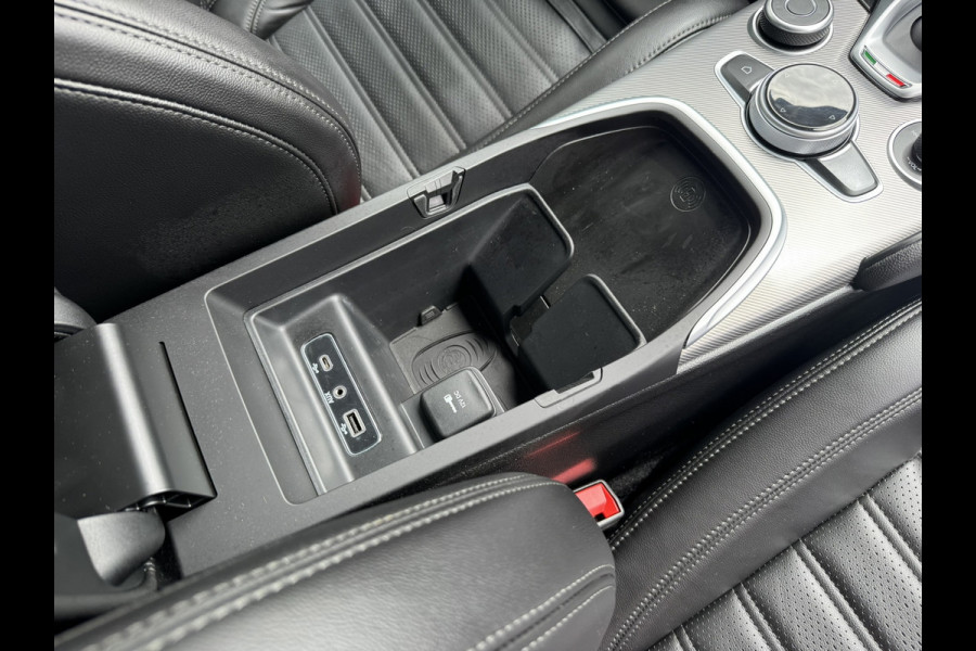 Alfa Romeo Giulia 2.0T Sprint Leder elektrisch+verwarmd Stuurverw Camera Carplay
