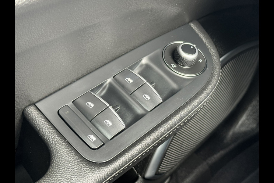 Alfa Romeo Giulia 2.0T Sprint Leder elektrisch+verwarmd Stuurverw Camera Carplay