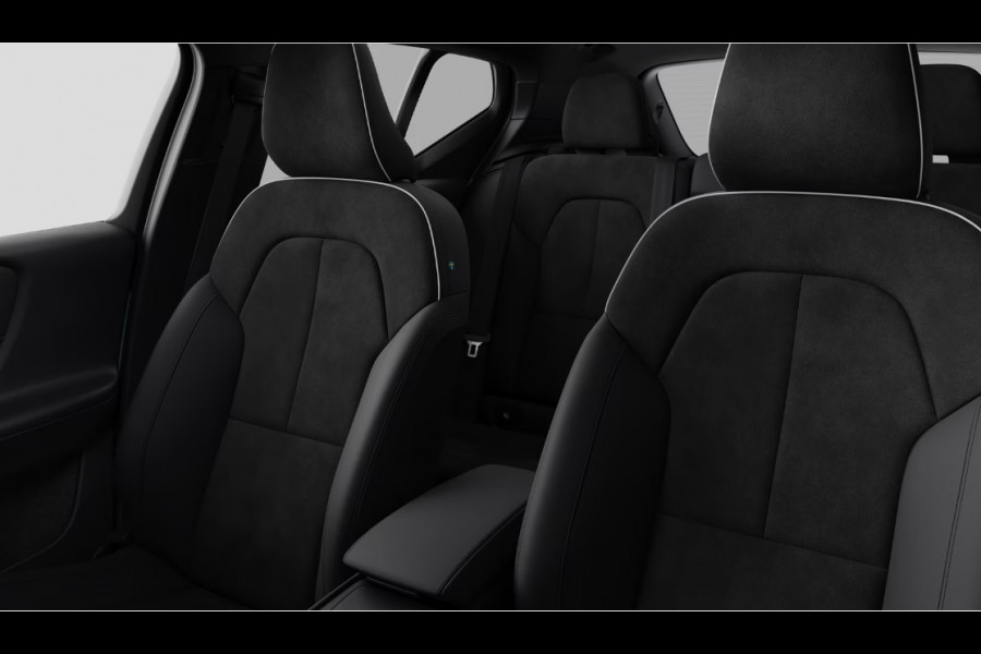 Volvo EX40 Twin Motor Ultra Black Edition Europa 82 kWh Panoramadak / Adaptive cruise control / 360 Camera / Elektrisch bedienbare stoelen met geheugen / Apple Carplay / Android auto /