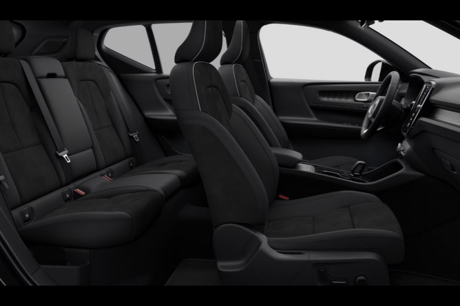 Volvo EX40 Twin Motor Ultra Black Edition Europa 82 kWh Panoramadak / Adaptive cruise control / 360 Camera / Elektrisch bedienbare stoelen met geheugen / Apple Carplay / Android auto /