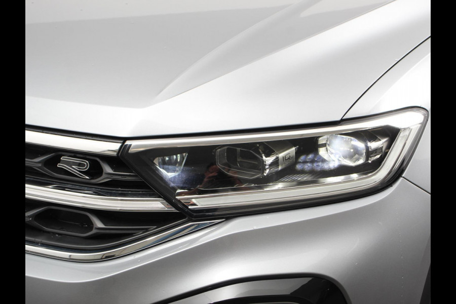 Volkswagen T-Roc 1.5 TSI 150pk Automaat R-Line Digitale Cockpit Climate Control Camera Navigatie Apple Carplay/Android Auto Lichtmetalen Velgen Parkeer sensoren Dab Led Adaptive Cruise Control
