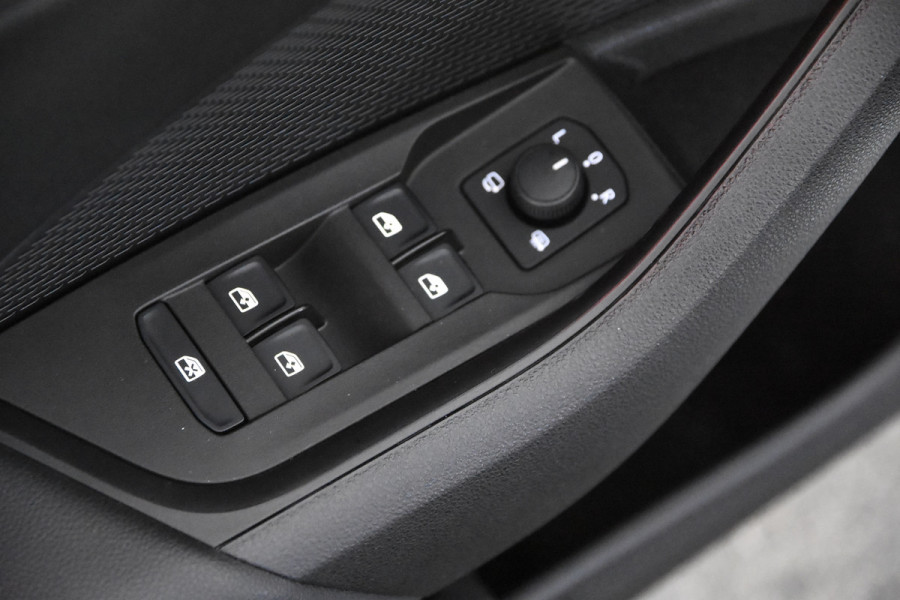 Škoda Octavia Combi e-TSI Ambition DSG *1ste eigenaar*Navigatie*Stoelverwarming*Trekhaak*