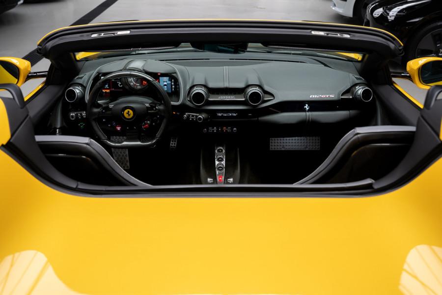 Ferrari 812 GTS 6.5 V12 HELE Full-carbon Lift 360° Full-PPF JBL Passenger display Painted Ferrari Shields Daytona Racing seats