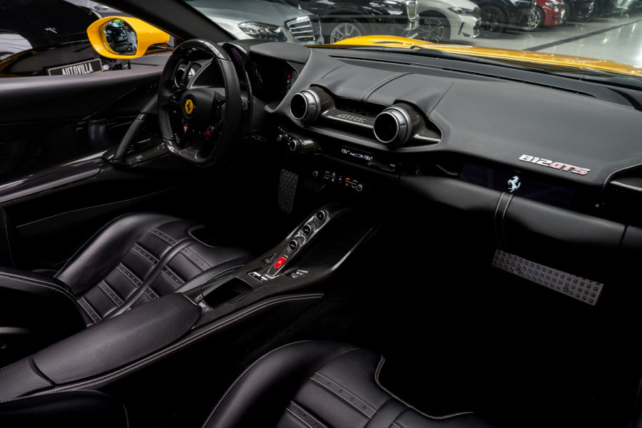 Ferrari 812 GTS 6.5 V12 HELE Full-carbon Lift 360° Full-PPF JBL Passenger display Painted Ferrari Shields Daytona Racing seats