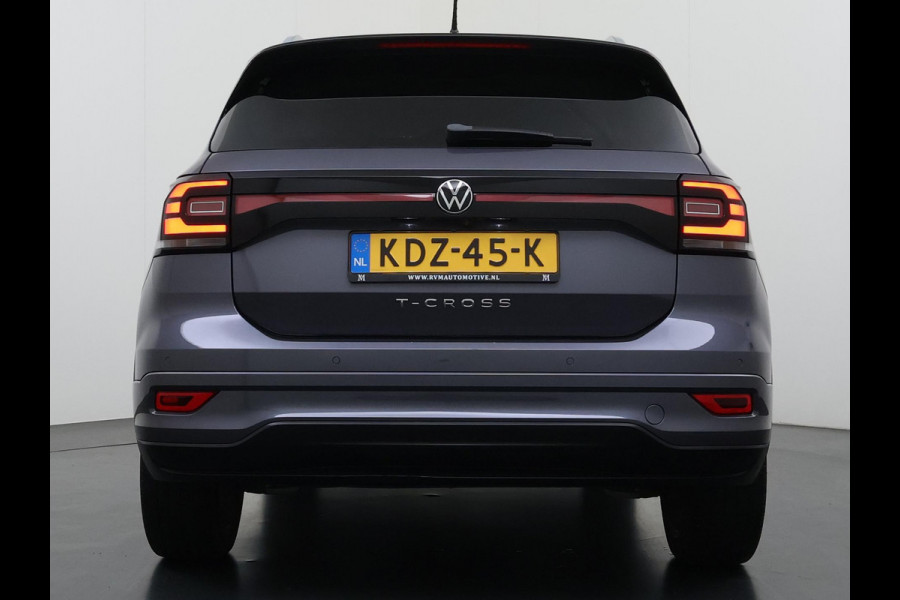 Volkswagen T-Cross 1.0 TSI R-Line AUTOMAAT | CAMERA | FULL LED | KEYLESS START & GO | ADAPTIEVE CRUISE CONTROL | DIGITAL DASHBOARD | DODEHOEKDETECTIE | DIRECT LEVERBAAR MET 12 MND BOVAG GARANTIE |