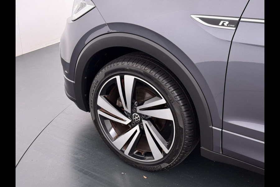 Volkswagen T-Cross 1.0 TSI R-Line AUTOMAAT | CAMERA | FULL LED | KEYLESS START & GO | ADAPTIEVE CRUISE CONTROL | DIGITAL DASHBOARD | DODEHOEKDETECTIE | DIRECT LEVERBAAR MET 12 MND BOVAG GARANTIE |