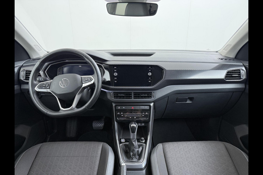 Volkswagen T-Cross 1.0 TSI R-Line AUTOMAAT | CAMERA | FULL LED | KEYLESS START & GO | ADAPTIEVE CRUISE CONTROL | DIGITAL DASHBOARD | DODEHOEKDETECTIE | DIRECT LEVERBAAR MET 12 MND BOVAG GARANTIE |