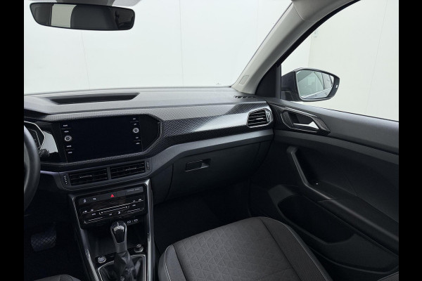Volkswagen T-Cross 1.0 TSI R-Line AUTOMAAT | CAMERA | FULL LED | KEYLESS START & GO | ADAPTIEVE CRUISE CONTROL | DIGITAL DASHBOARD | DODEHOEKDETECTIE | DIRECT LEVERBAAR MET 12 MND BOVAG GARANTIE |