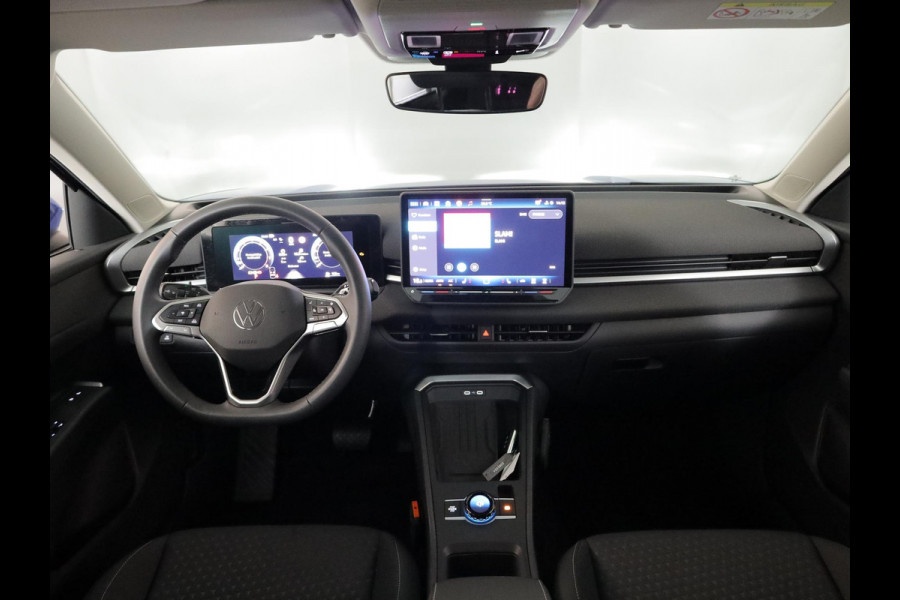 Volkswagen T-Roc Life First Edition 1.5 eTSI 85 kW / 116 PK SUV 7 v DSG | Camera| 18'LM-velgen| verwarmd stuur en stoelen