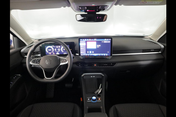 Volkswagen T-Roc Life First Edition 1.5 eTSI 85 kW / 116 PK SUV 7 v DSG | Camera| 18'LM-velgen| verwarmd stuur en stoelen