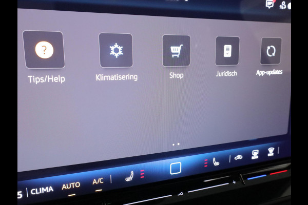 Volkswagen T-Roc Life First Edition 1.5 eTSI 85 kW / 116 PK SUV 7 v DSG | Camera| 18'LM-velgen| verwarmd stuur en stoelen