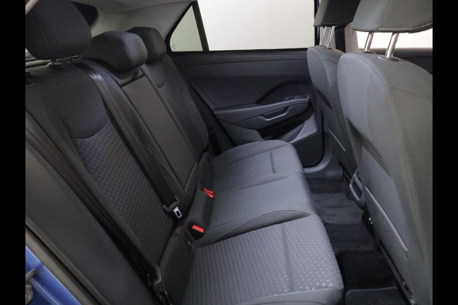 Volkswagen T-Roc Life First Edition 1.5 eTSI 85 kW / 116 PK SUV 7 v DSG | Camera| 18'LM-velgen| verwarmd stuur en stoelen