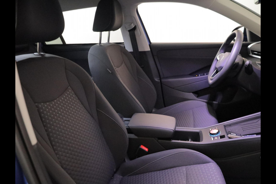 Volkswagen T-Roc Life First Edition 1.5 eTSI 85 kW / 116 PK SUV 7 v DSG | Camera| 18'LM-velgen| verwarmd stuur en stoelen