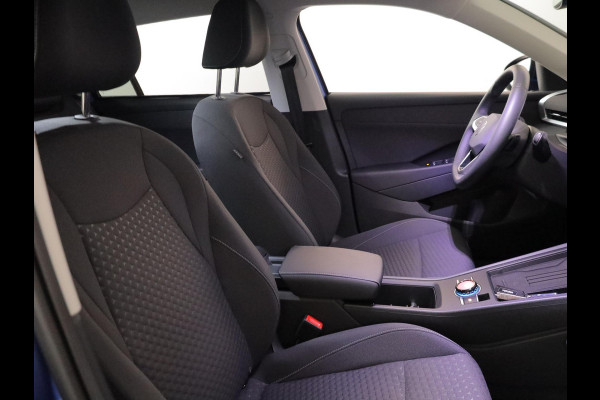 Volkswagen T-Roc Life First Edition 1.5 eTSI 85 kW / 116 PK SUV 7 v DSG | Camera| 18'LM-velgen| verwarmd stuur en stoelen