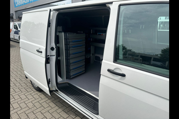 Volkswagen Transporter 2.0 TDI L2H1 28 > Complete inrichting (Sortimo) en BPM Vrij!/camera/automaat/150pk....
