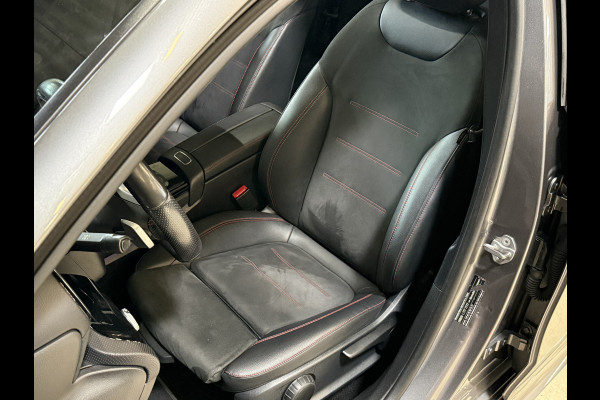 Mercedes-Benz A-Klasse 250 e Premium AMG | Panoramadak | Sfeerverlichting | Camera