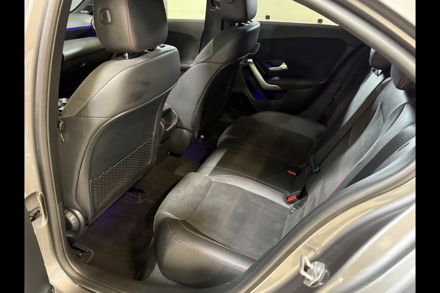Mercedes-Benz A-Klasse 250 e Premium AMG | Panoramadak | Sfeerverlichting | Camera