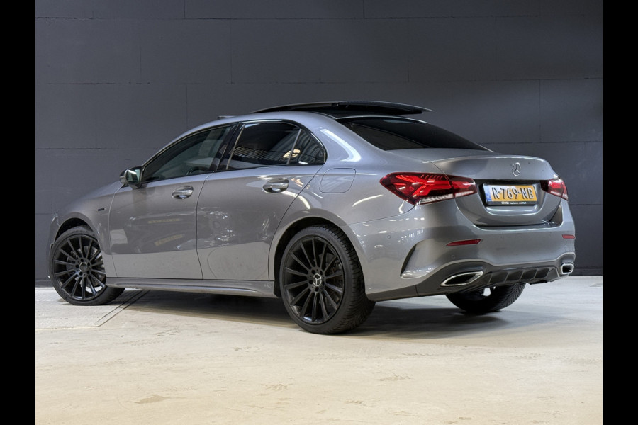 Mercedes-Benz A-Klasse 250 e Premium AMG | Panoramadak | Sfeerverlichting | Camera