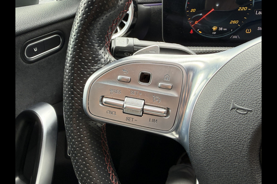 Mercedes-Benz A-Klasse 250 e Premium AMG | Panoramadak | Sfeerverlichting | Camera
