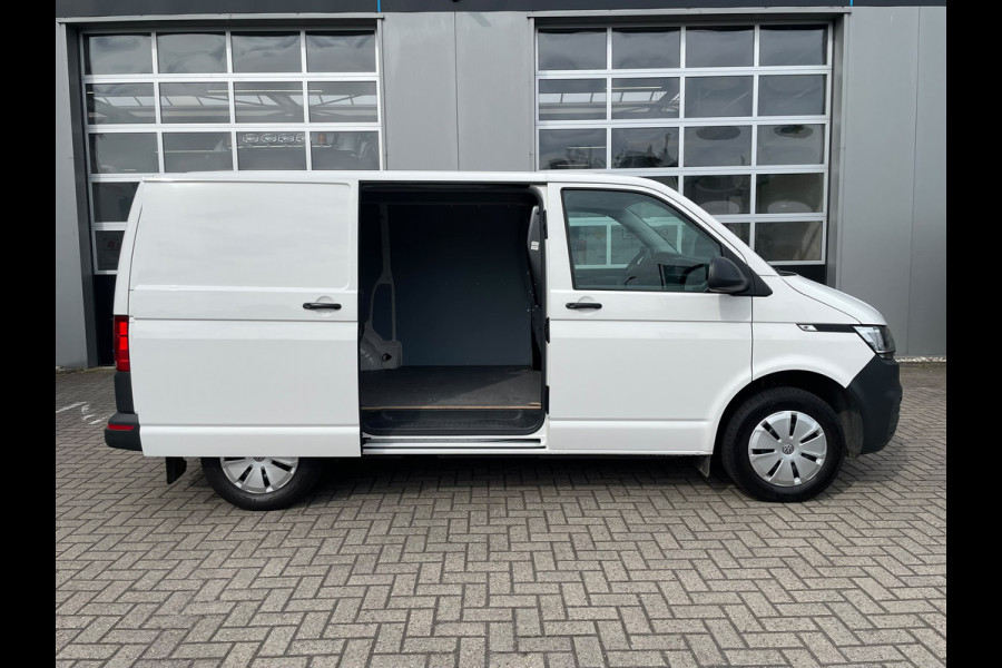 Volkswagen Transporter 2.0 TDI L1H1 28 > Trekhaak/P. sensoren v+a/Carplay