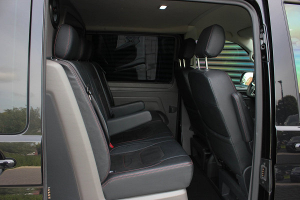 Volkswagen Transporter 2.0 TDI L2H1 199PK JB-EDITION DSG / PDC / SCHROEFSET / LEDEREN BEKLEDING / FULL / APPLE CARPLAY / NAVIGATIE