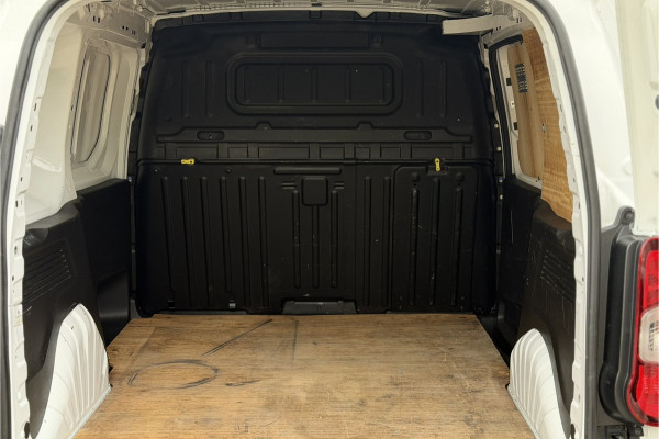 Citroën Berlingo 1.2 PureTech | BPM VRIJ | 3-zits | Camera | PDC V & A | NAVI | Nieuwe D-riem