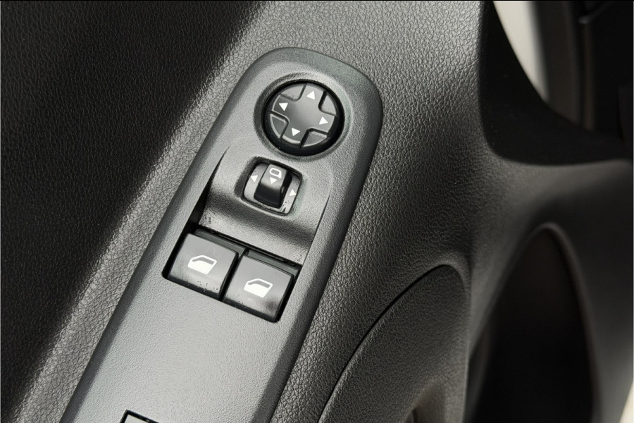 Citroën Berlingo 1.2 PureTech | BPM VRIJ | 3-zits | Camera | PDC V & A | NAVI | Nieuwe D-riem