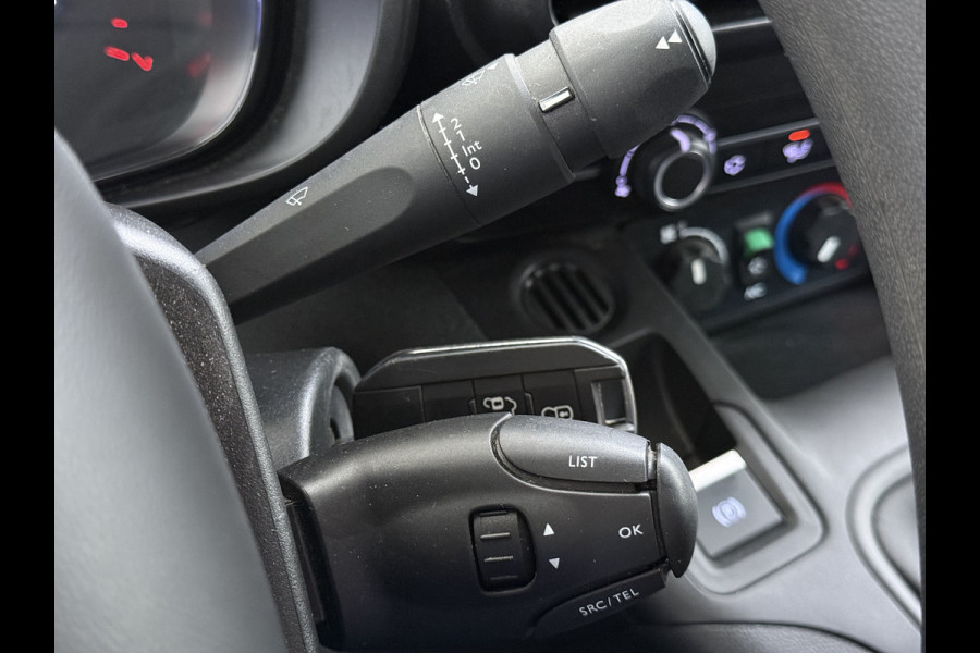 Citroën Berlingo 1.5 HDI Navi* Laadruimte-Airco Trekhaak Apple Carplay Android Auto Cruise Control Pdc Club Dakdragers Schuifdeur Betonplex Vloer Wandbetimmering 1.230KG Trekgewicht Euro 6