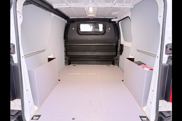 Opel Vivaro 2.0CDTI 145pk L2H1 3-Pers. Trekhaak Euro 6 Navi Apple Carplay Android Auto Airco Cruise Control Pdc Edition Regen-Lichtsensor Betonplex Vloer Wandbetimmering Schuifdeur 2.500KG Trekgewicht Origineel Nederlandse Bus