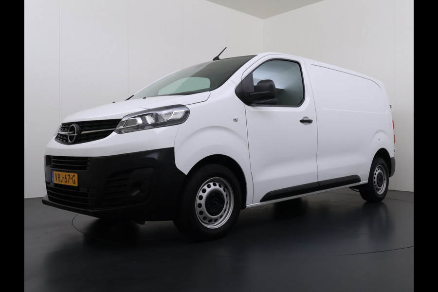 Opel Vivaro 2.0CDTI 145pk L2H1 3-Pers. Trekhaak Euro 6 Navi Apple Carplay Android Auto Airco Cruise Control Pdc Edition Regen-Lichtsensor Betonplex Vloer Wandbetimmering Schuifdeur 2.500KG Trekgewicht Origineel Nederlandse Bus