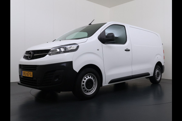 Opel Vivaro 2.0CDTI 145pk L2H1 3-Pers. Trekhaak Euro 6 Navi Apple Carplay Android Auto Airco Cruise Control Pdc Edition Regen-Lichtsensor Betonplex Vloer Wandbetimmering Schuifdeur 2.500KG Trekgewicht Origineel Nederlandse Bus