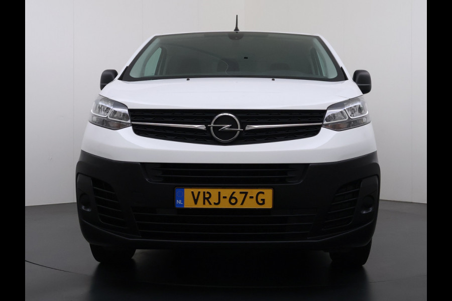 Opel Vivaro 2.0CDTI 145pk L2H1 3-Pers. Trekhaak Euro 6 Navi Apple Carplay Android Auto Airco Cruise Control Pdc Edition Regen-Lichtsensor Betonplex Vloer Wandbetimmering Schuifdeur 2.500KG Trekgewicht Origineel Nederlandse Bus