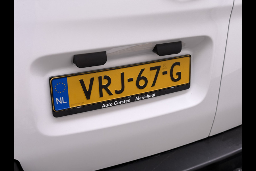 Opel Vivaro 2.0CDTI 145pk L2H1 3-Pers. Trekhaak Euro 6 Navi Apple Carplay Android Auto Airco Cruise Control Pdc Edition Regen-Lichtsensor Betonplex Vloer Wandbetimmering Schuifdeur 2.500KG Trekgewicht Origineel Nederlandse Bus